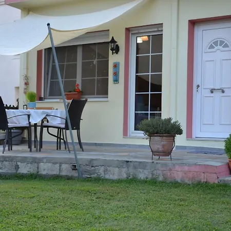 Amigdaleonas House Apartman *